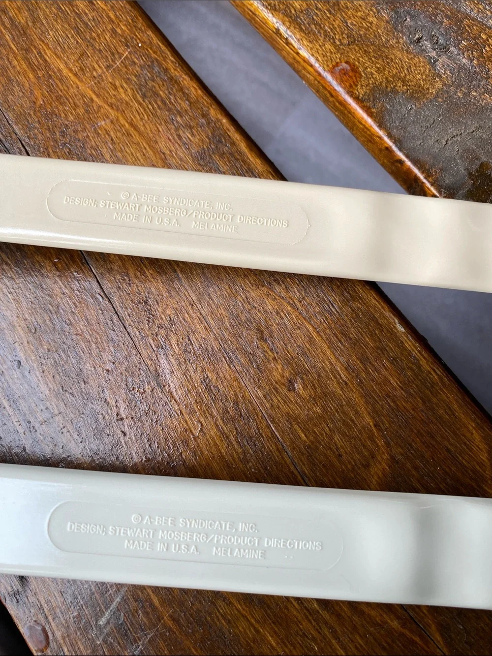 Vtg A-Bee Syndicate Neutral Cream & White Teardrop Slotted Spoons - Set of 2 USA